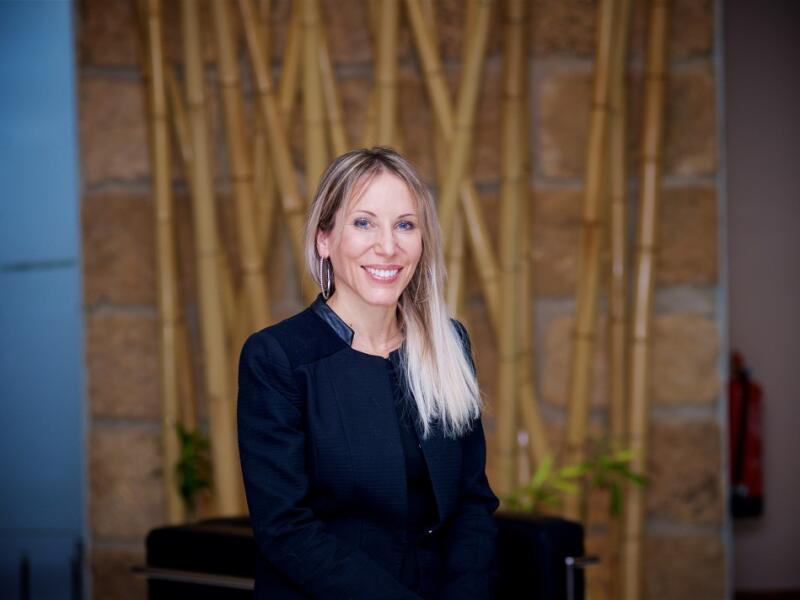 Dentiste à Javea - A propos de Dr. Carolyn  Carbasse -